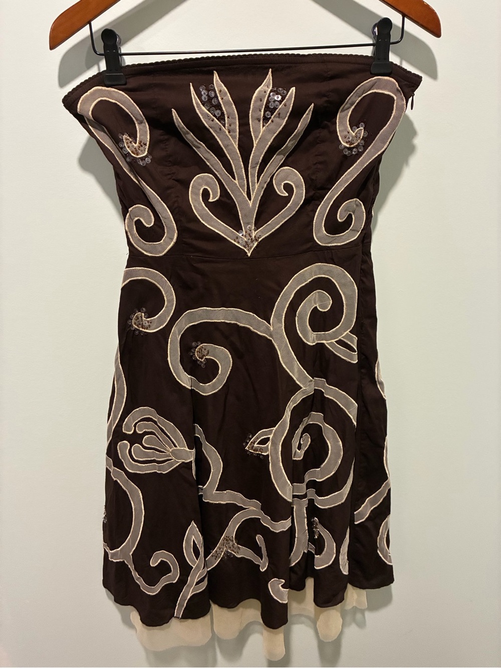 GUESS JEANS Brown Strapless Mini With subtle Sequins and Tulle Size Medium